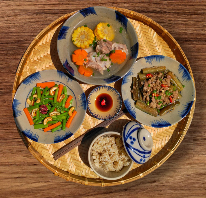 Những mâm cơm được bày biện đẹp mắt Những mâm cơm được bày biện đẹp mắt