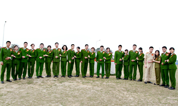 Tham dự cuộc thi có 11 cặp đôi đại diện xuất sắc cho mỗi khóa, chuyên ngành. Đối với một số thí sinh đây là lần đầu tiên tham gia hoạt động chụp ảnh ngoại cảnh trong một cuộc thi