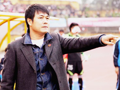 HLV Hữu Thắng (SLNA) - thế hệ HLV trẻ khẳng định được tài năng. Ảnh: Quang Minh