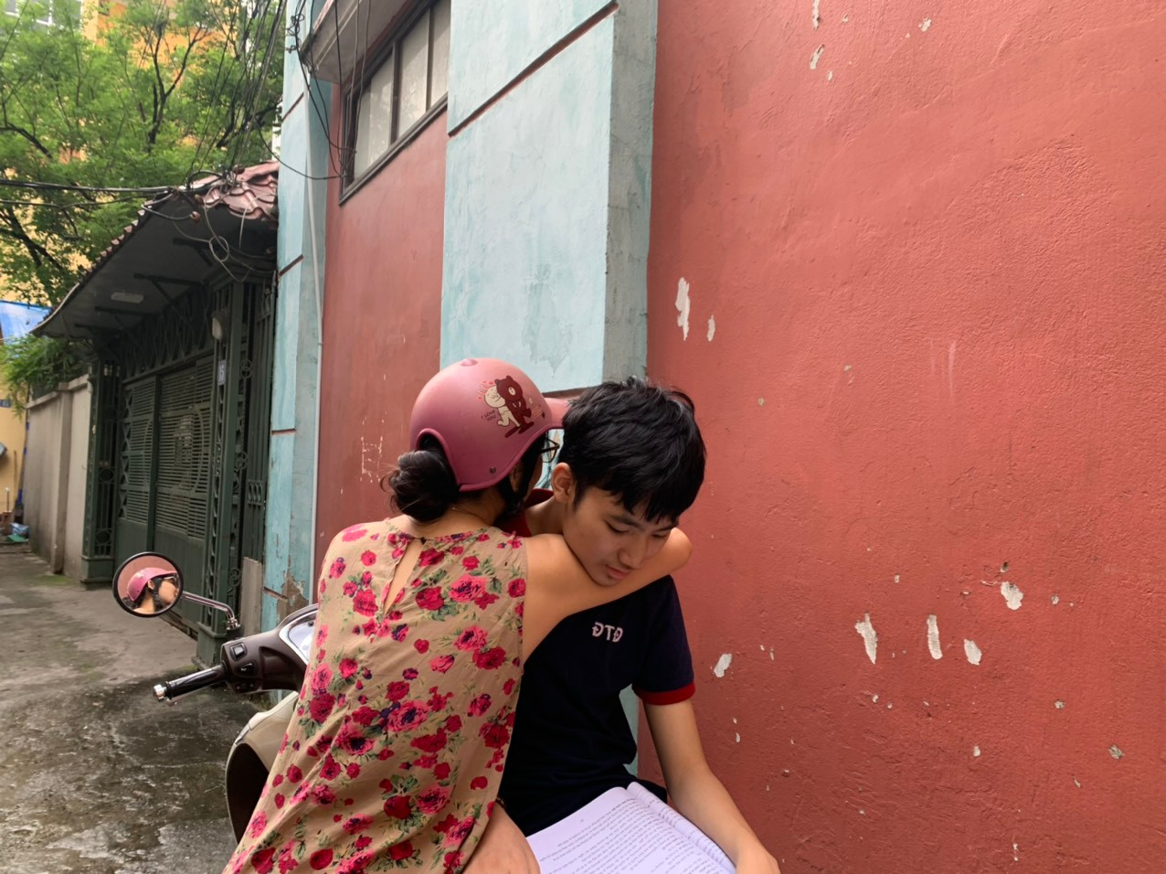 Mẹ động viên con đừng áp lực quá và thi tốt