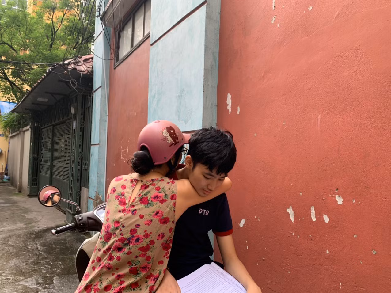 Mẹ động viên con đừng áp lực quá và thi tốt