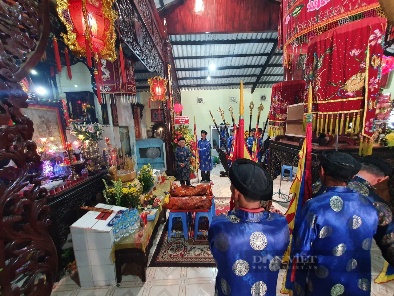 Lăng Ông Thủy Tướng Cần Giờ hiện lưu giữ nhiều di vật có giá trị mỹ thuật gắn với quá trình hình thành và phát triển di tích. Ảnh: Nguyên Thịnh Lăng Ông Thủy Tướng Cần Giờ hiện lưu giữ nhiều di vật có giá trị mỹ thuật gắn với quá trình hình thành và phát triển di tích. Ảnh: Nguyên Thịnh