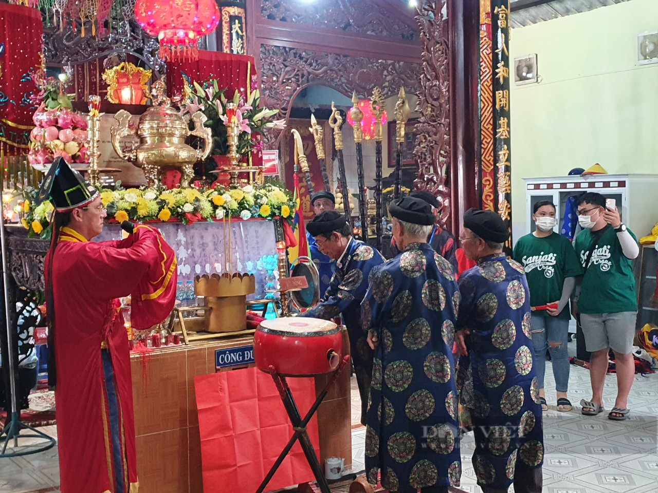 Lễ hội Nghinh Ông Cần Giờ có lịch sử trăm năm, vừa tương đồng lễ hội cầu ngư, Nghinh Ông ở các nơi khác, vừa có nét riêng, độc đáo của địa phương. Ảnh: Nguyên Thịnh Lễ hội Nghinh Ông Cần Giờ có lịch sử trăm năm, vừa tương đồng lễ hội cầu ngư, Nghinh Ông ở các nơi khác, vừa có nét riêng, độc đáo của địa phương. Ảnh: Nguyên Thịnh