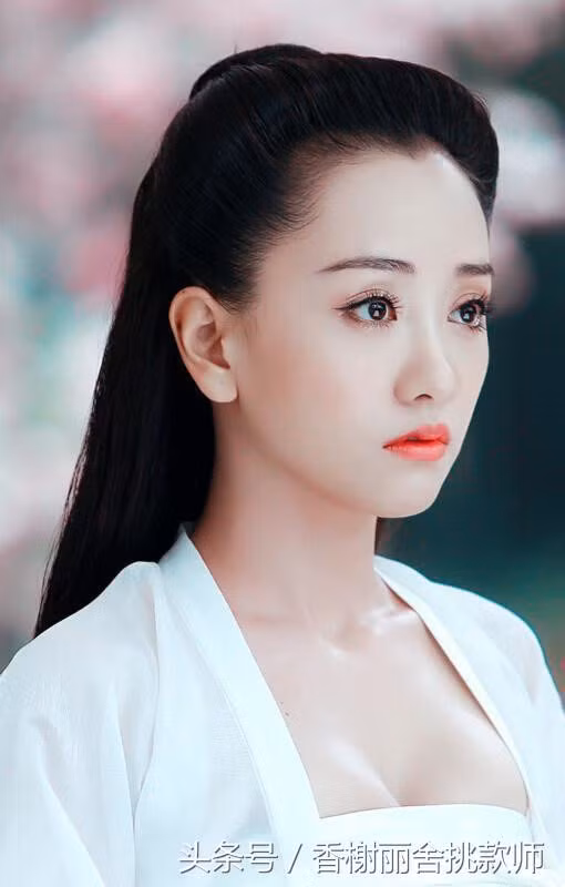 BẢN TIN giải trí: 30 ca sĩ hát ở 'siêu đám cưới', Miu Lê đáp trả Dương Cầm ảnh 4