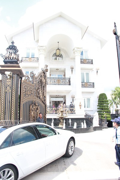 Biệt thự dát vàng của bố chồng Tăng Thanh Hà lên truyền hình Hàn Quốc ảnh 2