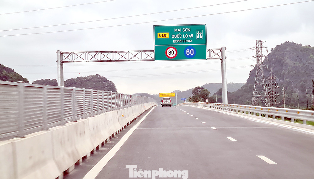 Hầu hết các dự án thành phần cao tốc Bắc - Nam giai đoạn 1 chỉ cho phép xe chạy tối đa 80km/h. (Ảnh: Phạm Thanh).