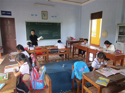 Cô, trò thị trấn Trường Sa thi đua dạy tốt – học tốt