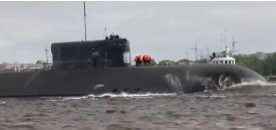 Tàu ngầm Belgorod' khởi hành từ Severodvinsk vào ngày 26 tháng 6 năm 2021. Tàu ngầm Belgorod' khởi hành từ Severodvinsk vào ngày 26 tháng 6 năm 2021.