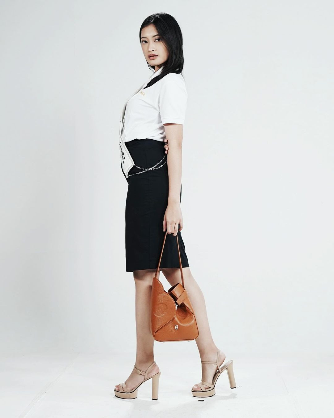 Monica có khả năng chơi đàn piano. Cô từng giành chiến thắng trong cuộc thi Piano Indonesia năm 2013, giành giải bạch kim tại Lễ hội piano Quốc gia Indonesia 2014.