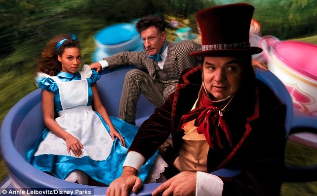 Đàn chị Beyonce trước đó cũng từng hóa thân thành Alice ở xứ sở thần tiên