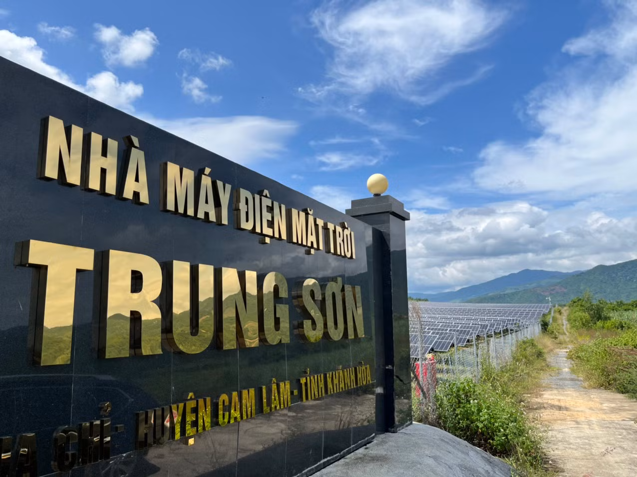 TTCP chỉ ra nhiều vi phạm tại dự án Nhà máy ĐMT Trung Sơn ở huyện Cam Lâm. Ảnh: Lữ Hồ.
