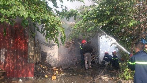 Hải Phòng: Cháy lớn thiêu rụi gần 1000m2 xưởng sản xuất ảnh 2