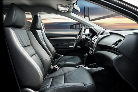 Nội thất được bọc da ở phiên bản Đặc biệt