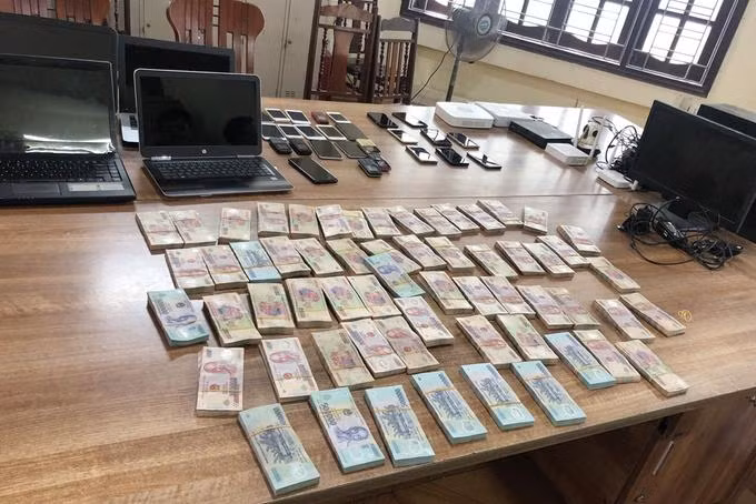 Năm 2020, Công an Hưng Yên triệt phá đường dây cá độ lên tới 20.000 tỷ đồng. Năm 2020, Công an Hưng Yên triệt phá đường dây cá độ lên tới 20.000 tỷ đồng.