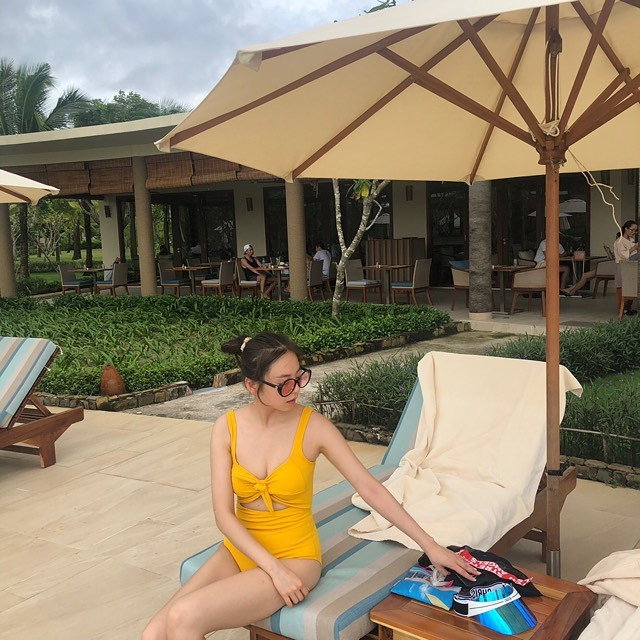 Trong chuyến đi 4 năm trước, người đẹp 9X cũng đăng ảnh diện áo tắm khoe thân hình gợi cảm.