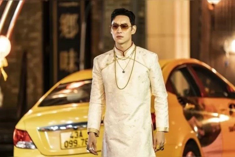 3. Taxi Driver 2 (Ẩn danh 2): Dựa trên webtoon nổi tiếng, phim kể về hãng taxi bí ẩn mang tên Rainbow Taxi – dịch vụ thực thi công lý dưới mác công ty vận chuyển. Cuối phần một, nhóm tan rã. Tuy nhiên, vì một vụ nguy hiểm ở Việt Nam, những người trong công ty tập hợp lại trong phần 2 để tiếp tục sứ mệnh giúp đỡ những khách hàng bất lực. 3. Taxi Driver 2 (Ẩn danh 2): Dựa trên webtoon nổi tiếng, phim kể về hãng taxi bí ẩn mang tên Rainbow Taxi – dịch vụ thực thi công lý dưới mác công ty vận chuyển. Cuối phần một, nhóm tan rã. Tuy nhiên, vì một vụ nguy hiểm ở Việt Nam, những người trong công ty tập hợp lại trong phần 2 để tiếp tục sứ mệnh giúp đỡ những khách hàng bất lực.