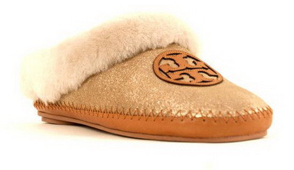 Dép lót lông Tory Burch: 2.688.500VNĐ (http://www.footcandyshoes.com)