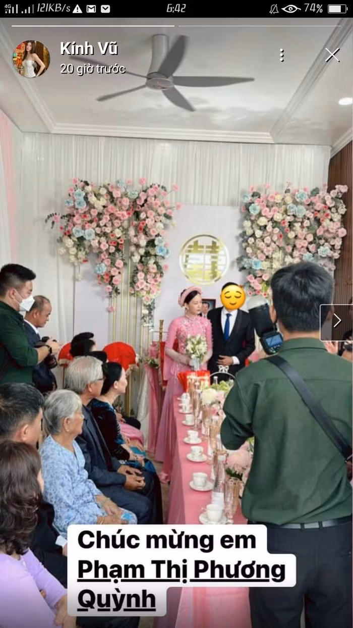 Hình ảnh Phương Quỳnh trong lễ ăn hỏi.