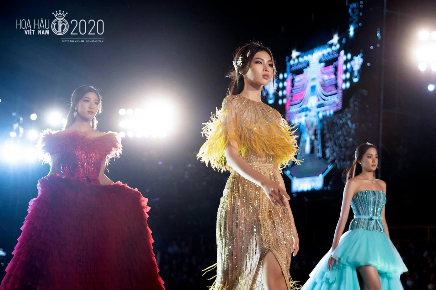 Á hậu Ngọc Thảo được xem là một trong những mỹ nhân Việt sở hữu số đo ba vòng đẹp nhất. Với chiều cao 1m74, Ngọc Thảo sở hữu đôi chân dài 1,1m cùng số đo 3 vòng nóng bỏng lần lượt là 85-63-92cm.