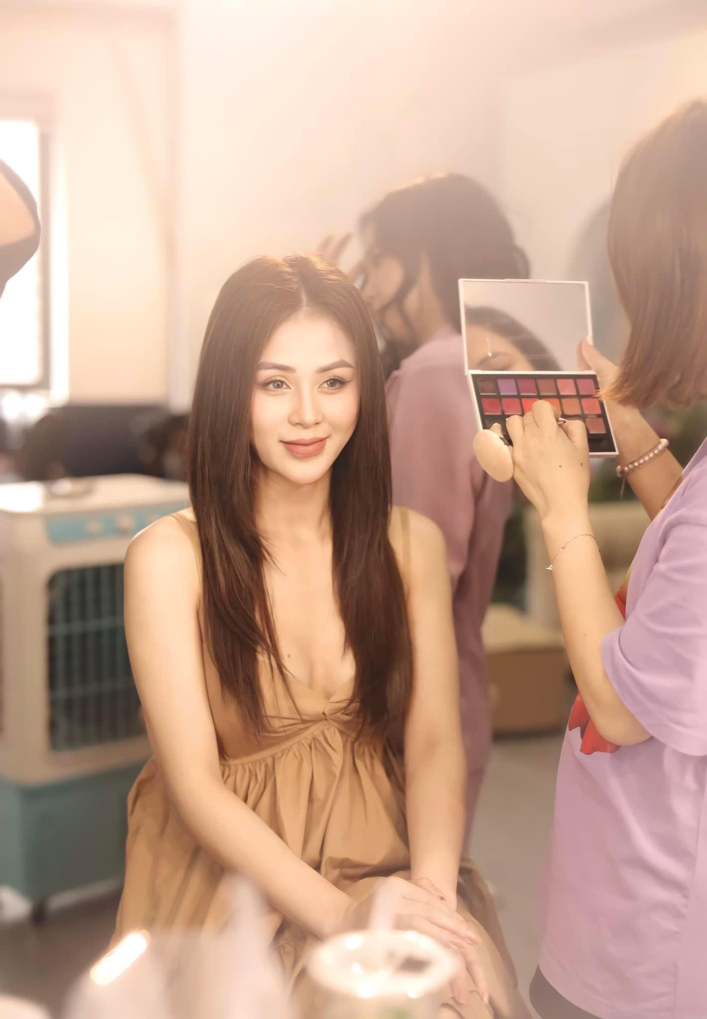 Lương Thu Trang nhận được nhiều lời khen ngợi khi nhan sắc ngày càng đằm thắm, mặn mà.