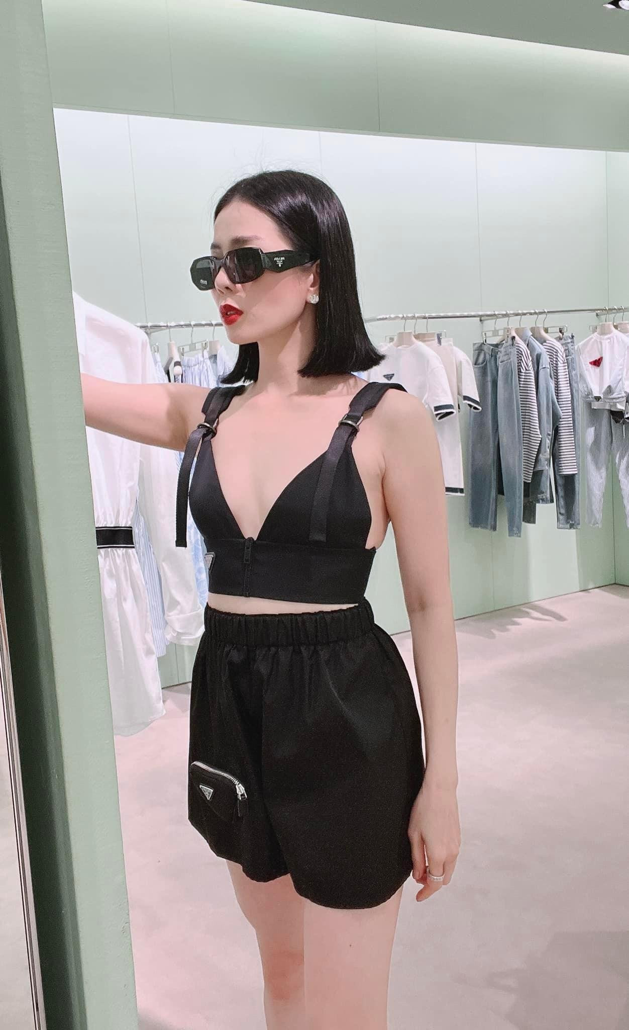 Dù đã bước sang tuổi 41 nhưng Lệ Quyên được nhận xét ngày càng nhuận sắc và quyến rũ.