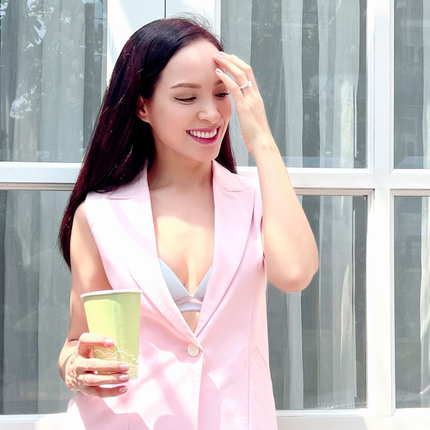 Gia đình Thuý Hạnh sống trong căn biệt thự 3 tầng, 2 mặt tiền, rộng 200m2 tại quận 9, TP.HCM.