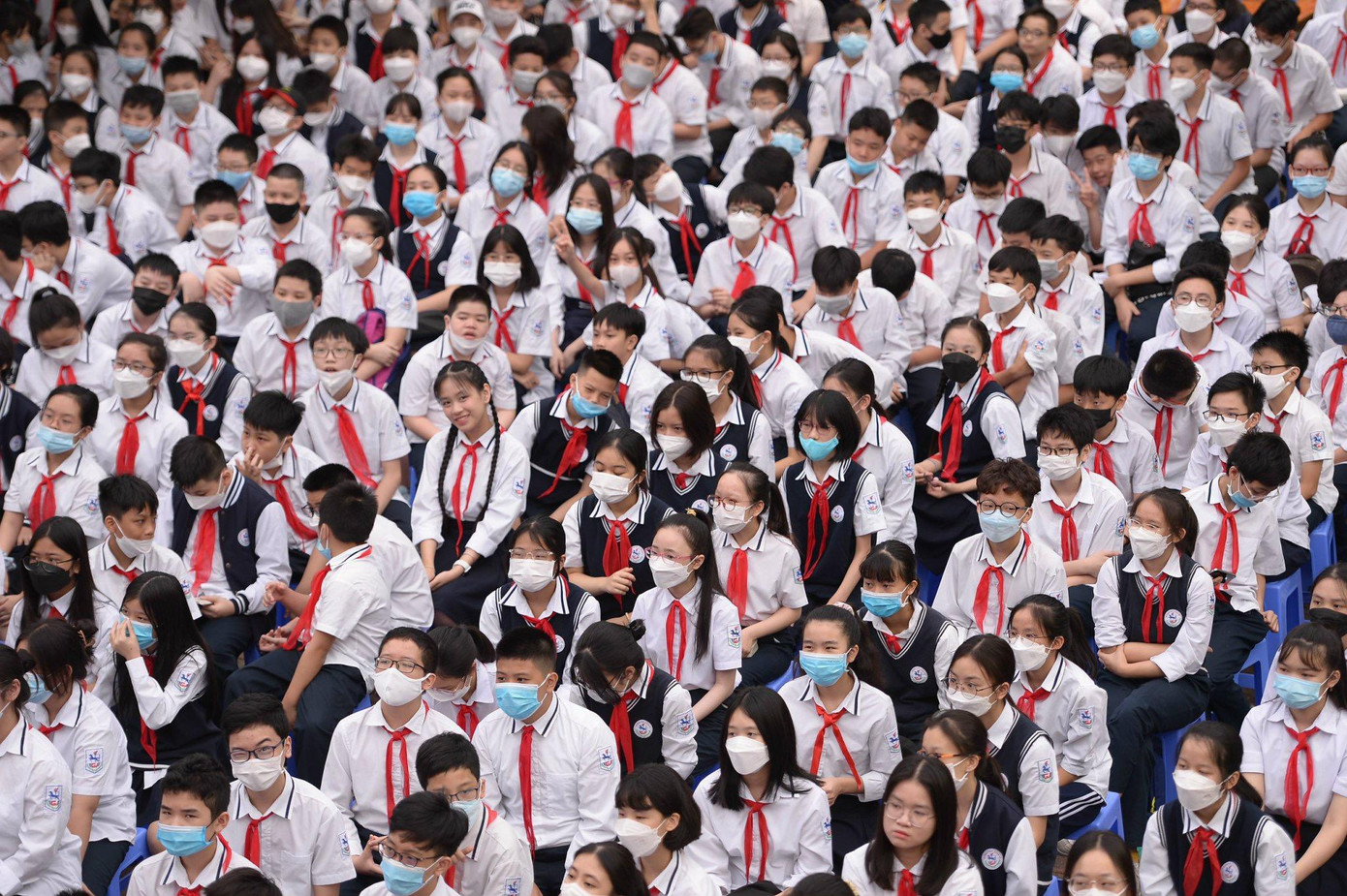 Tham dự diễn đàn có các thầy cô giáo cùng hơn 1.000 học sinh các khối 6,7,8,9 Trường THCS Giảng Võ, Ba Đình, TP Hà Nội. Tham dự diễn đàn có các thầy cô giáo cùng hơn 1.000 học sinh các khối 6,7,8,9 Trường THCS Giảng Võ, Ba Đình, TP Hà Nội.