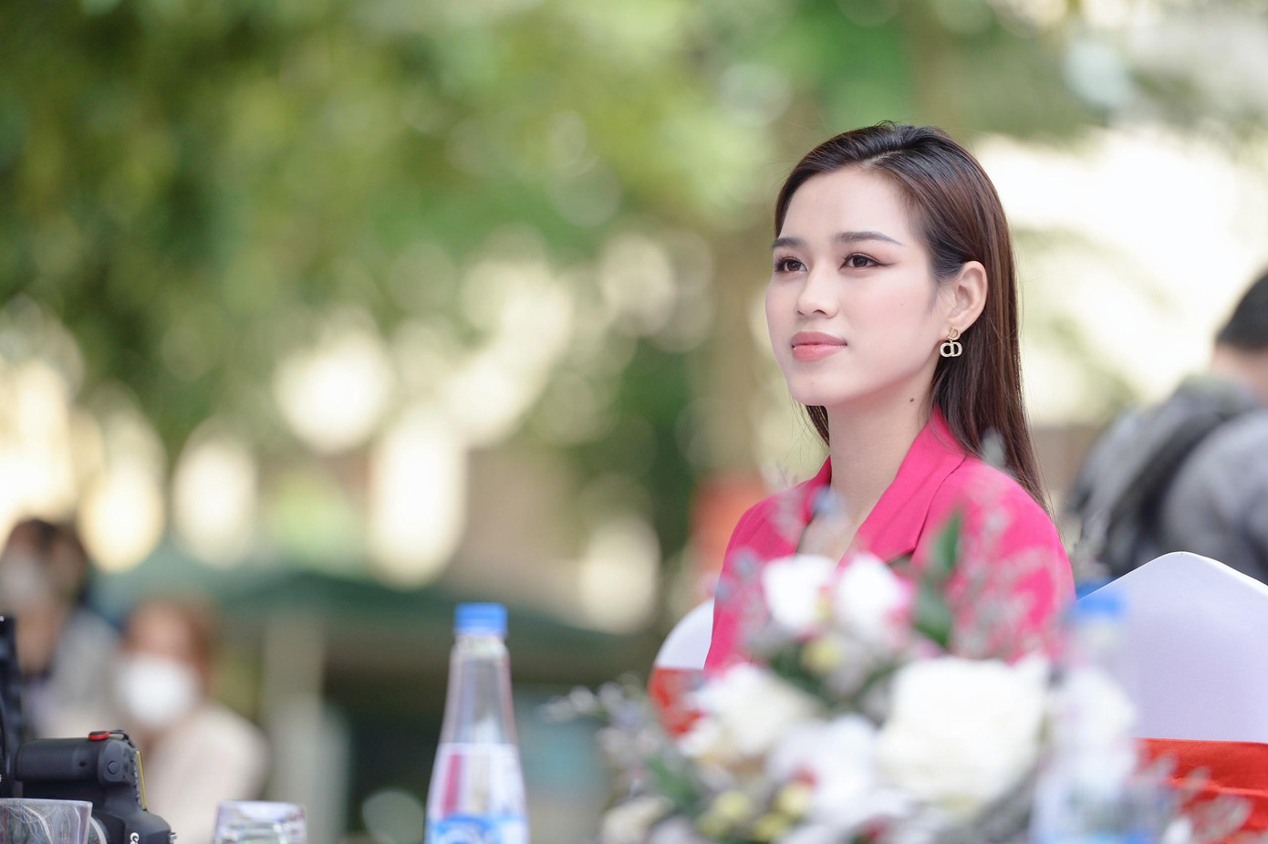 “Diễn đàn cũng là nơi để các em học sinh có thể nói lên tiếng lòng của mình vì hiếm khi các con có thể bày tỏ tâm sự với bố mẹ”- Hoa hậu Đỗ Thị Hà tâm sự.