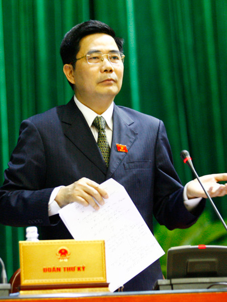 Bộ trưởng Cao Đức Phát trả lời chất vấn. Ảnh: Hồng Vĩnh. Bộ trưởng Cao Đức Phát trả lời chất vấn. Ảnh: Hồng Vĩnh