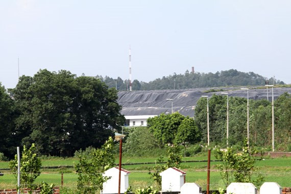 Vì sao dân bãi rác Nam Sơn chặn xe rác đúng ngày được trả đền bù? ảnh 4