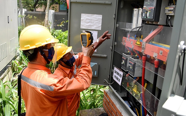 Khung giá bán lẻ điện bình quân cao nhất hơn 2.400 đồng/kWh