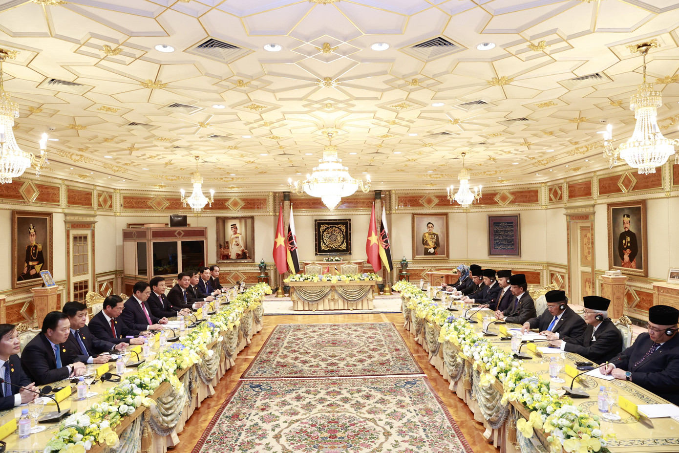 Hội đàm giữa Thủ tướng Phạm Minh Chính và Quốc vương Brunei Darussalam Sultan Haji Hassanal Bolkia. Ảnh: Dương Giang Hội đàm giữa Thủ tướng Phạm Minh Chính và Quốc vương Brunei Darussalam Sultan Haji Hassanal Bolkia. Ảnh: Dương Giang