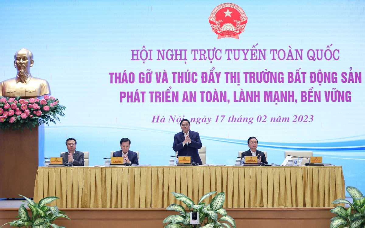 Thủ tướng chủ trì Hội nghị trực tuyến thúc đẩy thị trường bất động sản phát triển lành mạnh, bền vững (Ảnh: Nhật Bắc). Thủ tướng chủ trì Hội nghị trực tuyến thúc đẩy thị trường bất động sản phát triển lành mạnh, bền vững (Ảnh: Nhật Bắc).