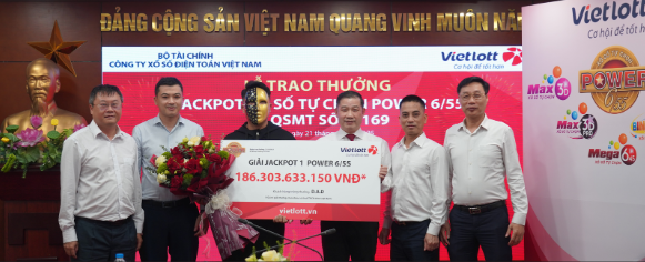 Anh D.A.D nhận giải Jackpot 1 Anh D.A.D nhận giải Jackpot 1