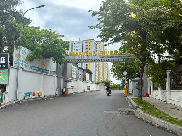 Chung cư Diamond Riverside ghi nhận 400 căn hộ bị nứt tường gạch.