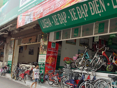 Những ngày qua lượng xe đạp điện bán ra tại các cửa hàng Hà Nội tăng 30-50% so với các năm trước. Ảnh: Trọng Đảng