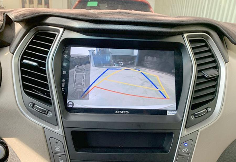 Bộ GTVT định hướng sẽ quy định xe ô tô bắt buộc phải có camera lùi. Ảnh minh họa. Bộ GTVT định hướng sẽ quy định xe ô tô bắt buộc phải có camera lùi. Ảnh minh họa.