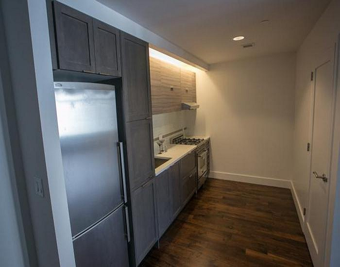 Căn hộ cho thuê 10 USD là một trong rất nhiều dự án mà Capoccia và BFC đã làm để cải thiện môi trường bất động sản tại East Village kể từ thập niên 80