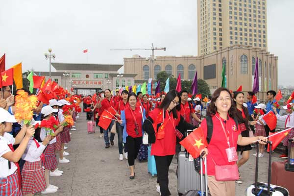 Chào đón hơn 200 đại biểu thanh niên Trung Quốc ảnh 3