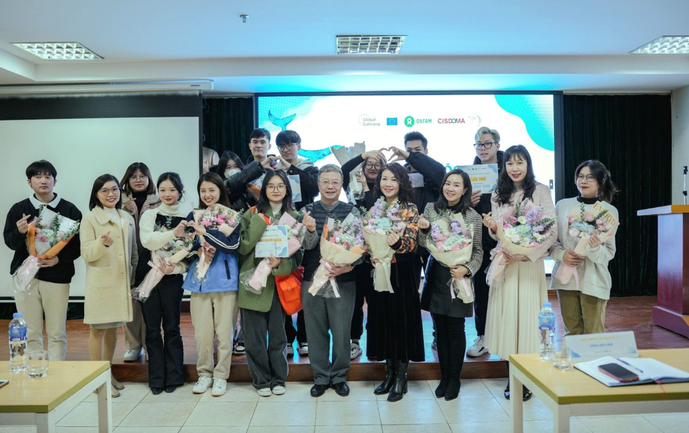 Nhóm sinh viên thuộc khóa 9 chuyên ngành Truyền thông Đa phương tiện (Học viện Phụ nữ Việt Nam),