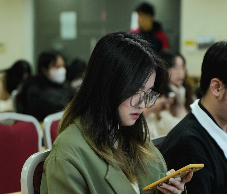 Xem lại sản phẩm của nhóm.