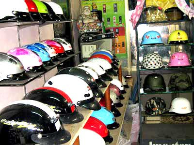 Mũ bảo hiểm rẻ, không đạt chất lượng sẽ không an toàn cho người sử dụng. Ảnh: minh họa - Internet Mũ bảo hiểm rẻ, không đạt chất lượng sẽ không an toàn cho người sử dụng