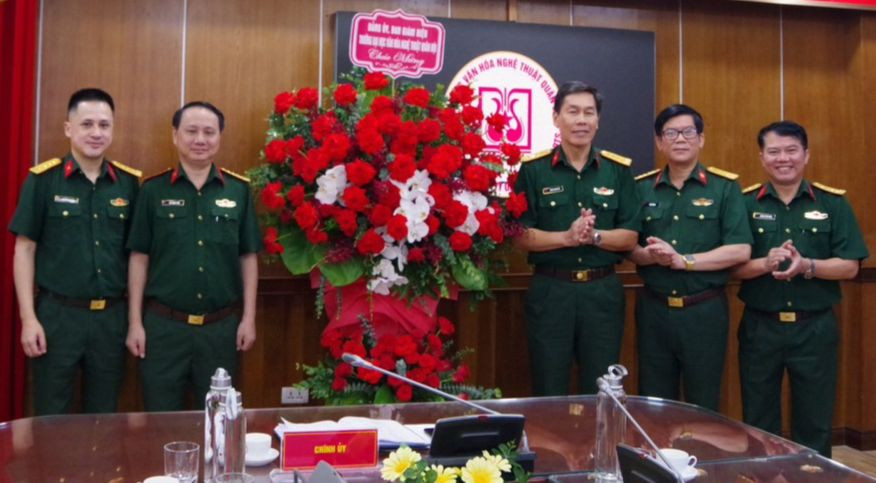 Lễ trao quyết định bổ nhiệm cho nhạc sĩ Hồ Trọng Tuấn (thứ hai từ trái sang) diễn ra sáng 25/6. Lễ trao quyết định bổ nhiệm cho nhạc sĩ Hồ Trọng Tuấn (thứ hai từ trái sang) diễn ra sáng 25/6.