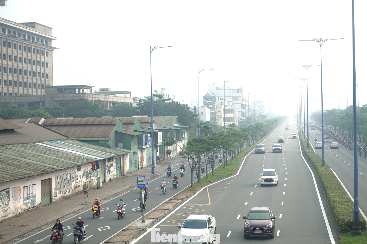 Theo Trung tâm Dự báo Khí tượng Thủy văn Quốc gia, chiều tối và tối nay (ngày 11/10), khu Nam bộ có mưa rào và dông, cục bộ có mưa vừa, mưa to với lượng mưa 10-30mm, có nơi trên 60mm.