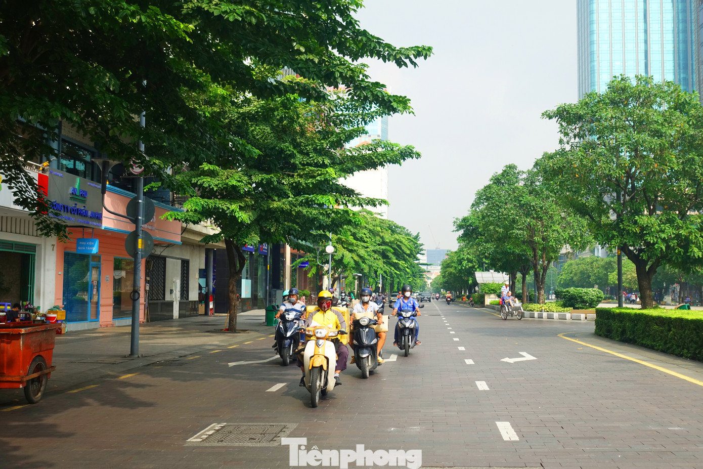 Sau hơn 8 năm đưa vào khai thác và sử dụng, hiện mặt đường ở khu vực đã giảm dần độ nhám với nhiều vị trí bị nhẵn.
