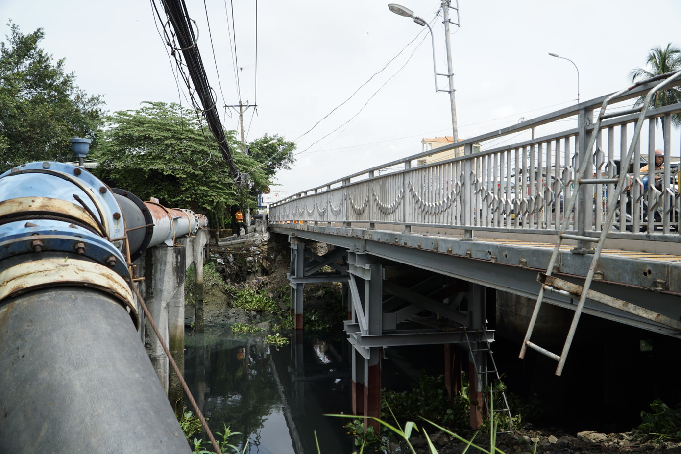 Theo Trung tâm Quản lý hạ tầng giao thông đường bộ TPHCM, cầu tạm sẽ giúp cầu Ông Dầu mở rộng thêm 2,5m. Công trình có chi phí khoảng 980 triệu đồng.