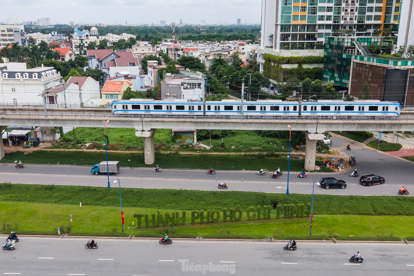 Tàu metro số 1 TPHCM chạy thử nghiệm toàn tuyến vào cuối tháng 8/2023. (Ảnh: Phạm Nguyễn).