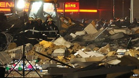 Có tới 50 người được cho là đã bị mắc kẹt trong đống đổ nát