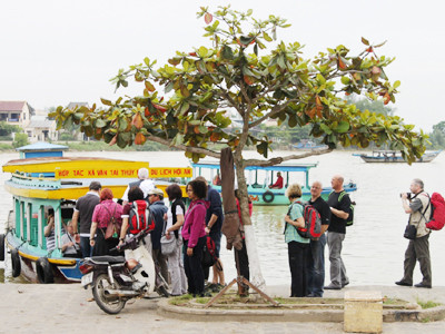 Bến đò năm xưa - nơi gặp gỡ của nhiều mối tình