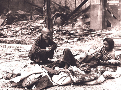 Người Triều Tiên đổ ra đường trong cảnh tượng tan hoang vì chiến tranh (ảnh chụp tháng 9/1950)